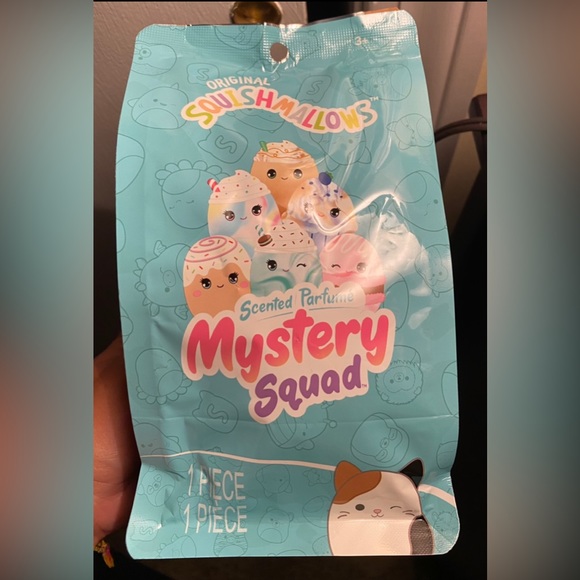 Scented Mystery Squad Mint Chocolate Chip Cookie Milkshake - 5 Inch Squishmallow - Picture 6 of 7